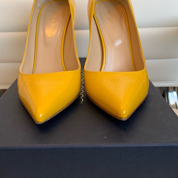 Sergio Rossi Heels Size 7 - Picture 3 of 5